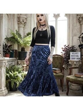 Isaac Mizrahi Women's Navy and Blue Skirt